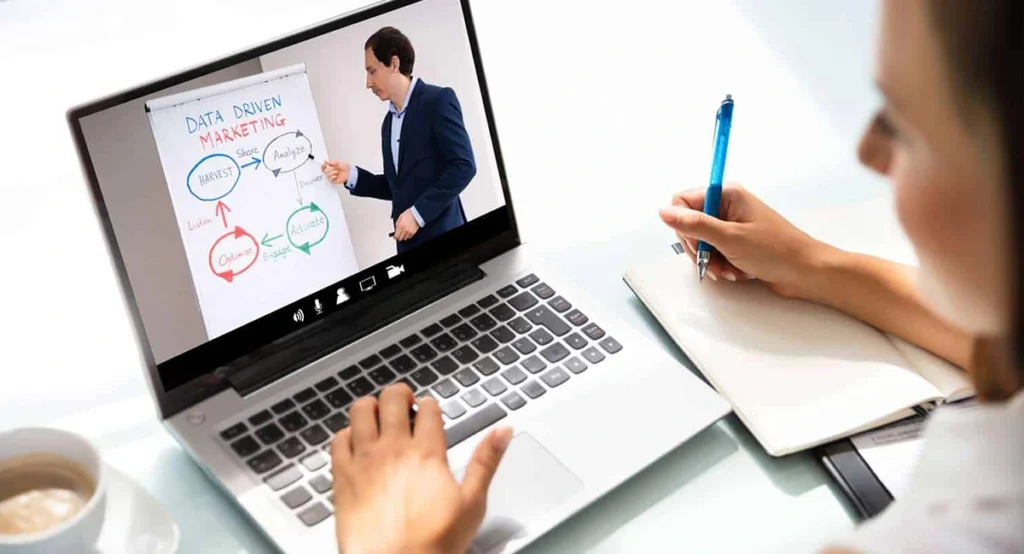 5 razones por las que la capacitación en línea es clave en el desarrollo profesional